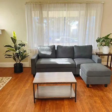 Primo Apartment 2 Bedroom 1 Bath Free Parking Airport Cleveland Clinic Fairview